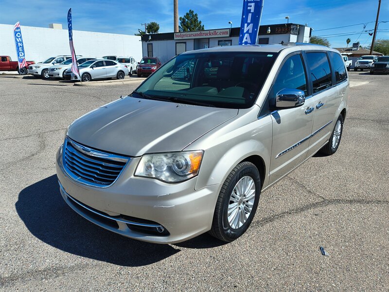 2012 Chrysler Town & Country Limited - Photo 21 - Tucson, AZ 85711