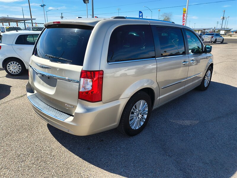 2012 Chrysler Town & Country Limited - Photo 2 - Tucson, AZ 85711