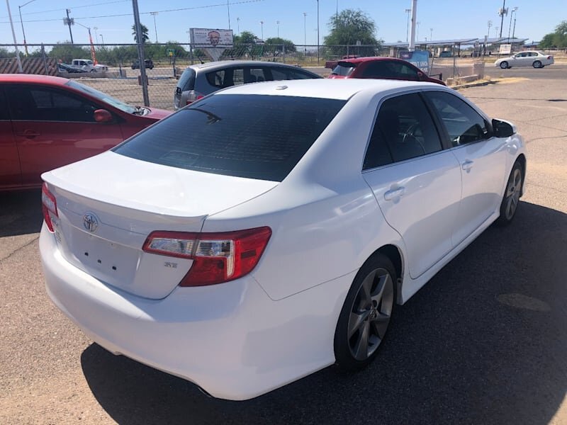 2014 Toyota Camry SE V6  