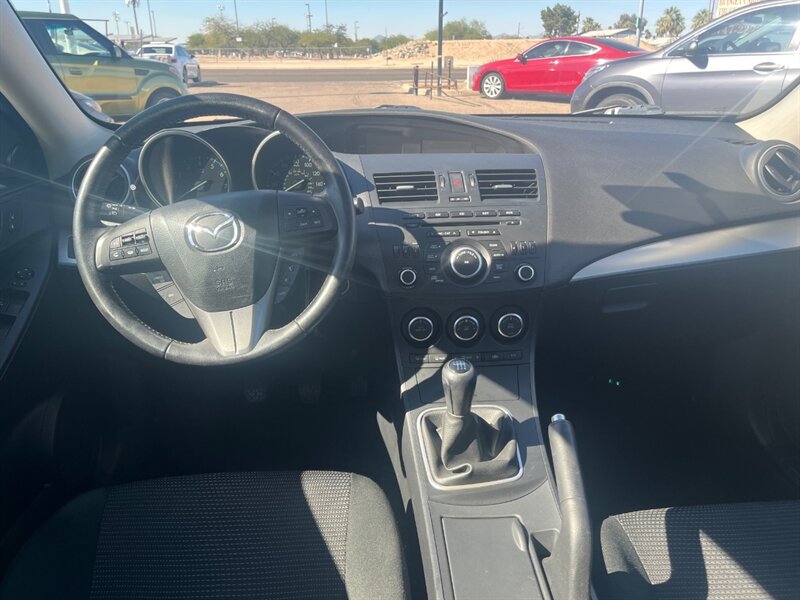 2013 Mazda Mazda3 i Touring   - Photo 10 - Tucson, AZ 85711