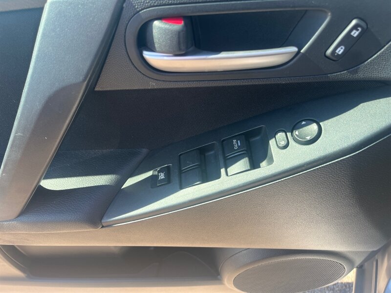 2013 Mazda Mazda3 i Touring   - Photo 14 - Tucson, AZ 85711