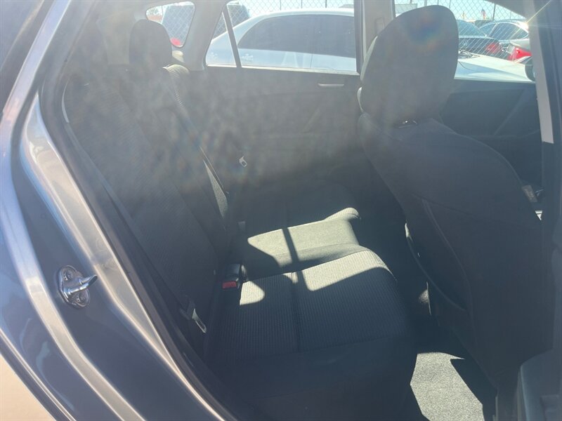 2013 Mazda Mazda3 i Touring   - Photo 11 - Tucson, AZ 85711