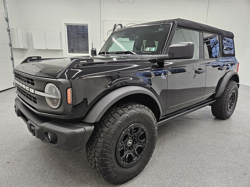 2023 Ford Bronco Black Diamond  