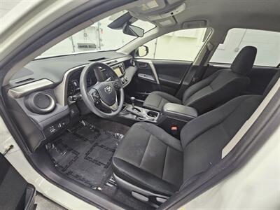 2017 Toyota RAV4 LE   - Photo 11 - Spring City, PA 19475