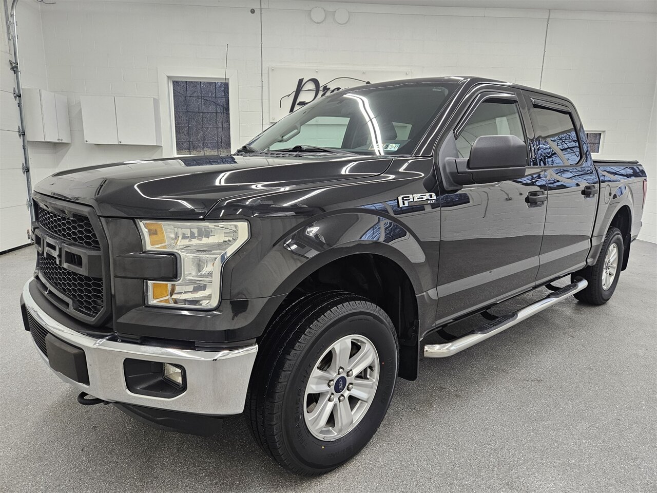 2015 Ford F-150 XL   - Photo 1 - Spring City, PA 19475