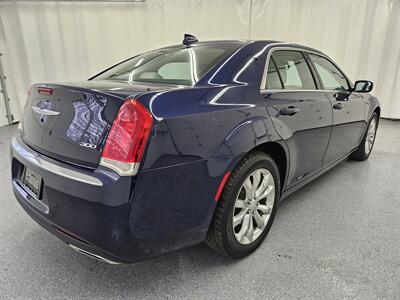 2017 Chrysler 300 Series Limited   - Photo 6 - Spring City, PA 19475