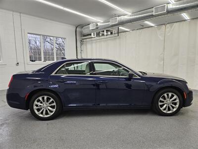 2017 Chrysler 300 Series Limited   - Photo 3 - Spring City, PA 19475