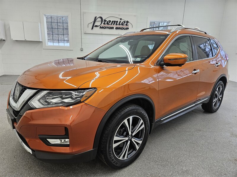 2017 Nissan Rogue SV  