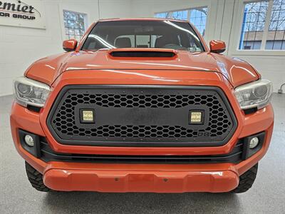 2016 Toyota Tacoma TRD Sport - Photo 2 - Spring City, PA 19475