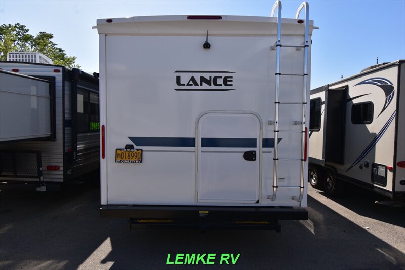 2022 Lance 2445   - Photo 9 - Rocklin, CA 95677