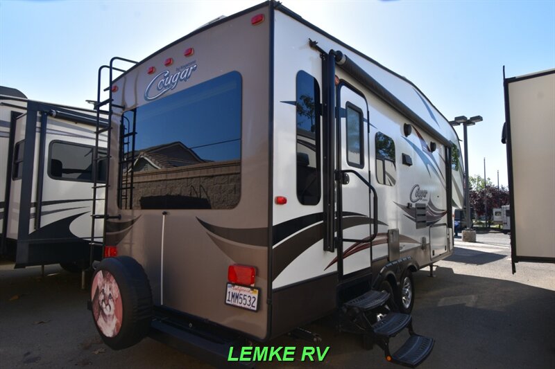 2015 Keystone Cougar Half-Ton 244RLSWE   - Photo 8 - Rocklin, CA 95677