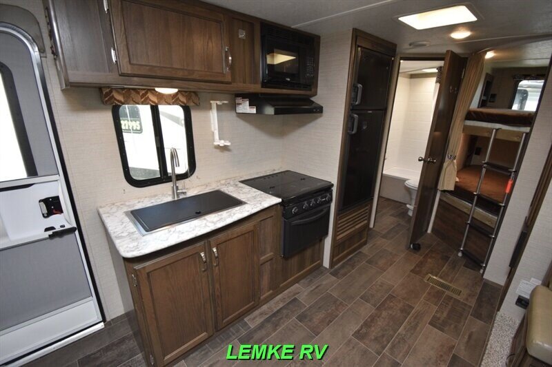 2019 Keystone Bullet Ultra Lite 243BHSWE   - Photo 12 - Rocklin, CA 95677