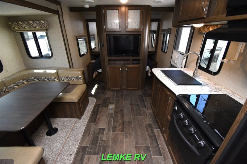 2019 Keystone Bullet Ultra Lite 243BHSWE   - Photo 5 - Rocklin, CA 95677