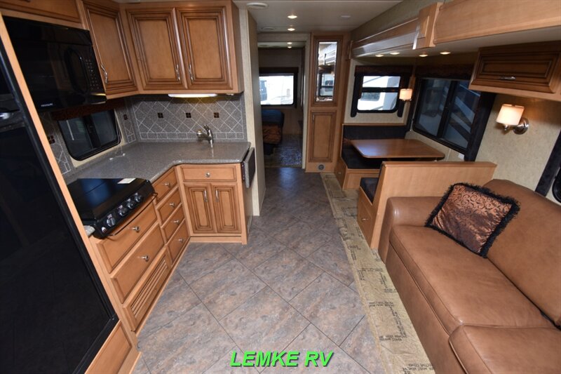 2013 Newmar Baystar 3012   - Photo 2 - Rocklin, CA 95677