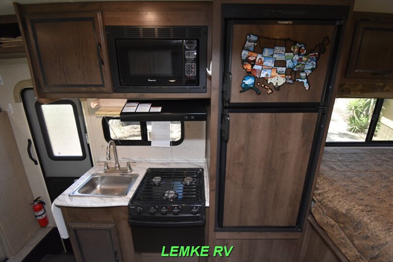 2019 Coachmen Freelander 21QB   - Photo 27 - Rocklin, CA 95677