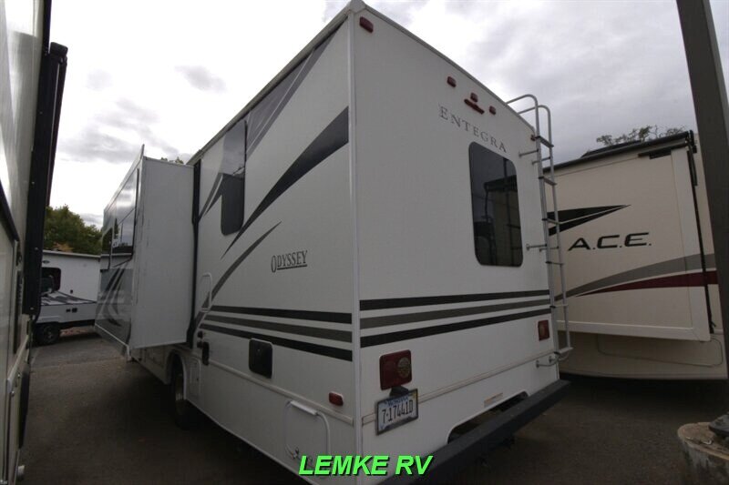 2018 Entegra Coach Odyssey 26D   - Photo 7 - Rocklin, CA 95677