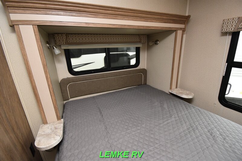 2018 Entegra Coach Odyssey 26D   - Photo 17 - Rocklin, CA 95677