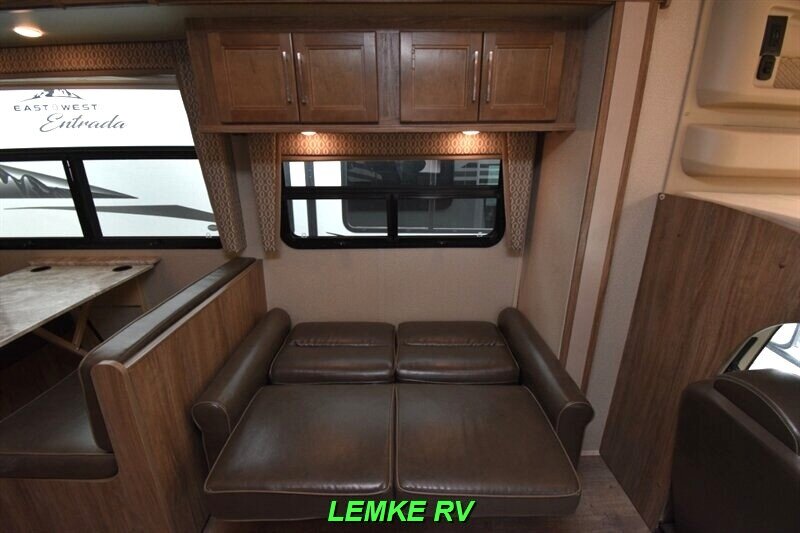 2018 Entegra Coach Odyssey 26D   - Photo 24 - Rocklin, CA 95677