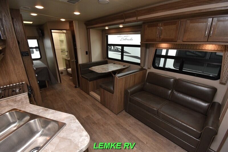 2018 Entegra Coach Odyssey 26D   - Photo 11 - Rocklin, CA 95677