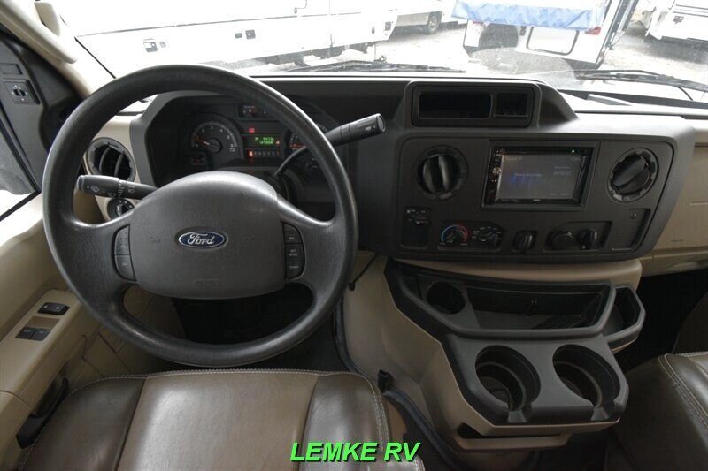 2018 Entegra Coach Odyssey 26D   - Photo 9 - Rocklin, CA 95677