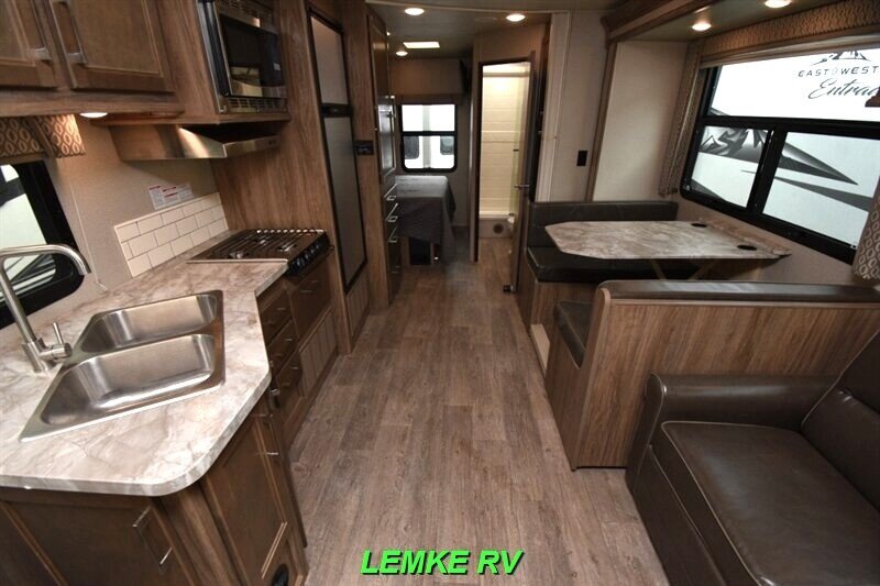 2018 Entegra Coach Odyssey 26D   - Photo 2 - Rocklin, CA 95677