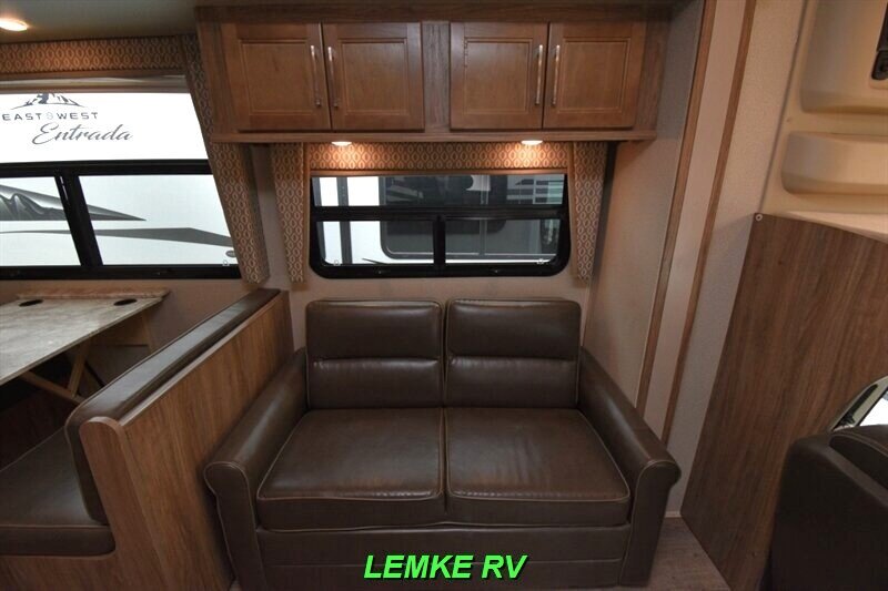 2018 Entegra Coach Odyssey 26D   - Photo 23 - Rocklin, CA 95677