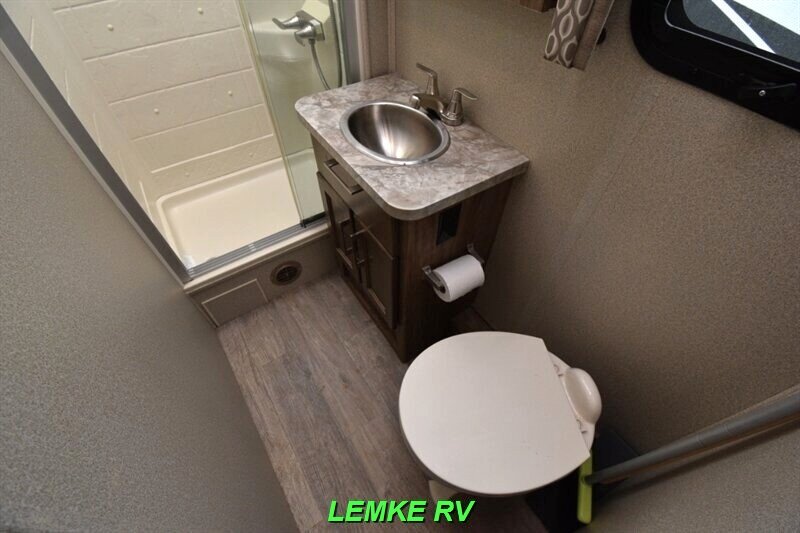 2018 Entegra Coach Odyssey 26D   - Photo 20 - Rocklin, CA 95677