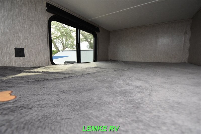 2020 Dutchmen Coleman Lantern 285BH   - Photo 16 - Rocklin, CA 95677