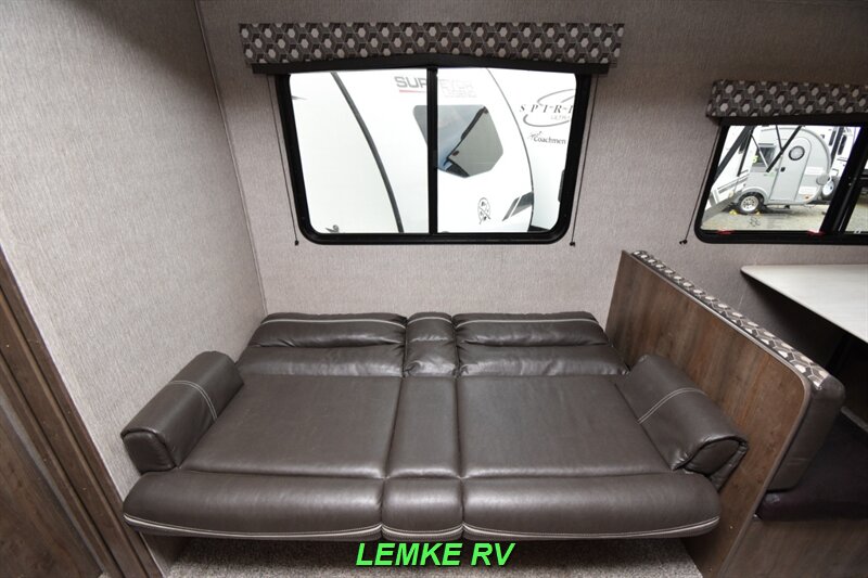 2020 Dutchmen Coleman Lantern 285BH   - Photo 14 - Rocklin, CA 95677