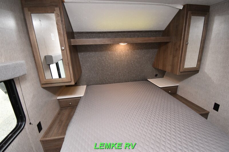 2020 Dutchmen Coleman Lantern 285BH   - Photo 17 - Rocklin, CA 95677