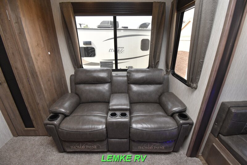 2020 Forest River Sabre 270RL   - Photo 21 - Rocklin, CA 95677