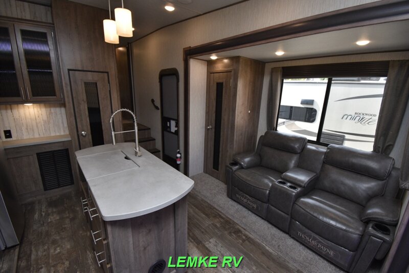 2020 Forest River Sabre 270RL   - Photo 18 - Rocklin, CA 95677