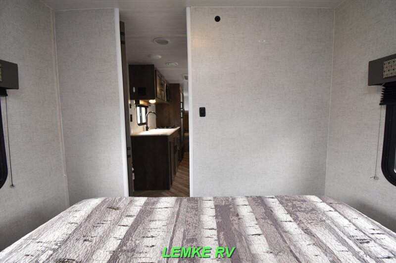 2021 Forest River Wildwood 267SS   - Photo 19 - Rocklin, CA 95677