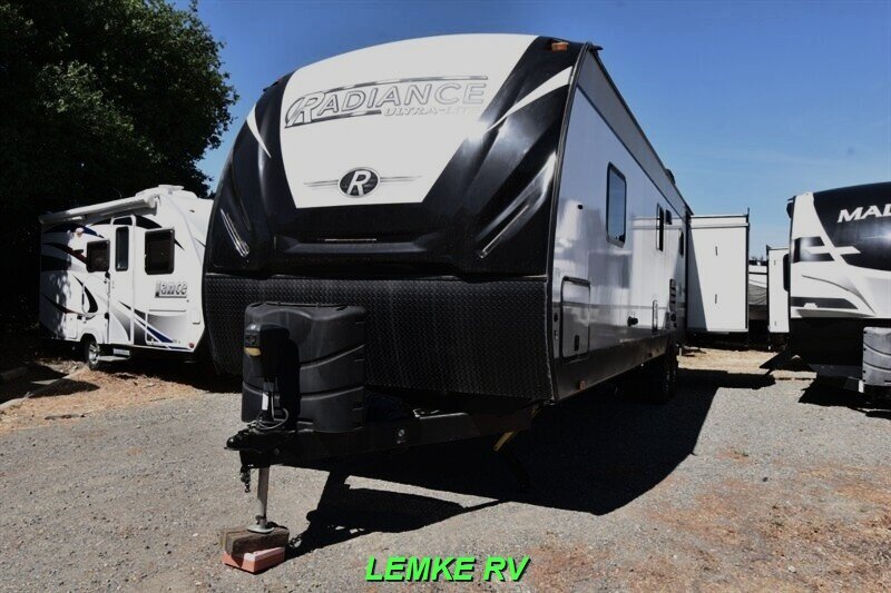 2020 Cruiser RV Radiance 32BH   - Photo 6 - Rocklin, CA 95677