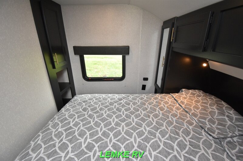 2022 Forest River Cherokee 274BRBBL   - Photo 18 - Rocklin, CA 95677