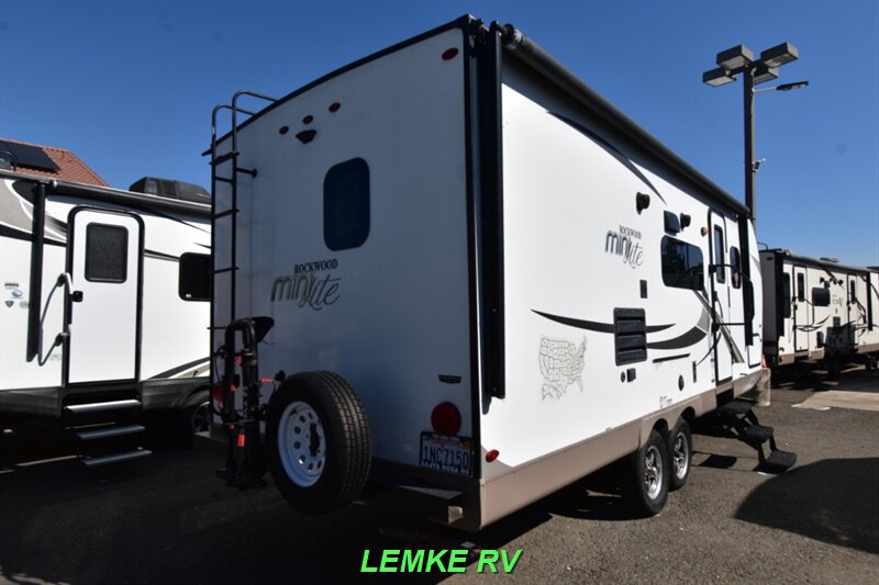 2018 Forest River Rockwood Mini Lite 2504S   - Photo 8 - Rocklin, CA 95677