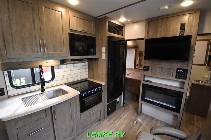 2022 Forest River XLR Boost 21QBS   - Photo 11 - Rocklin, CA 95677