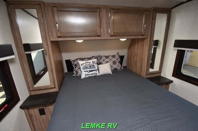 2019 Jayco Jay Feather 25RB   - Photo 17 - Rocklin, CA 95677