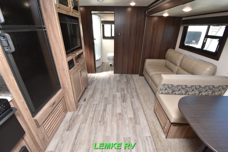 2019 Jayco Jay Feather 25RB   - Photo 2 - Rocklin, CA 95677