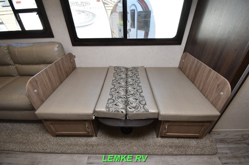 2019 Jayco Jay Feather 25RB   - Photo 23 - Rocklin, CA 95677