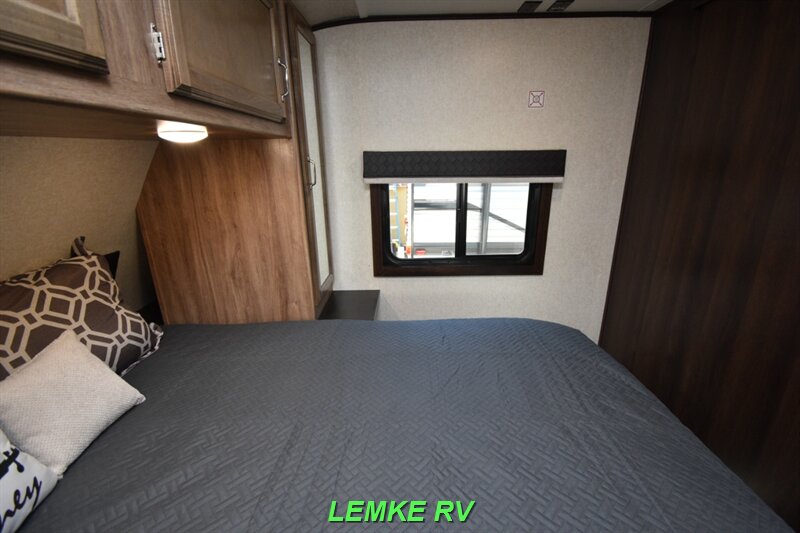 2019 Jayco Jay Feather 25RB   - Photo 18 - Rocklin, CA 95677