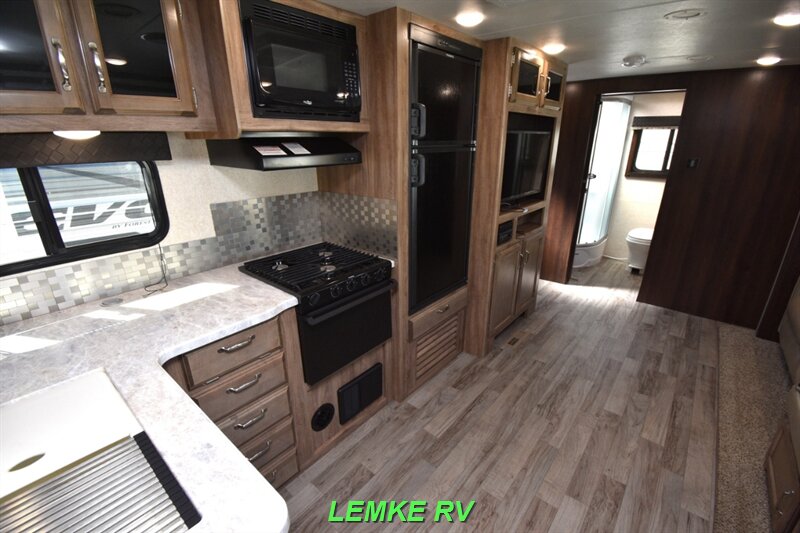 2019 Jayco Jay Feather 25RB   - Photo 14 - Rocklin, CA 95677