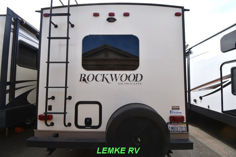 2016 Forest River Rockwood Ultra Lite 2608WS   - Photo 9 - Rocklin, CA 95677