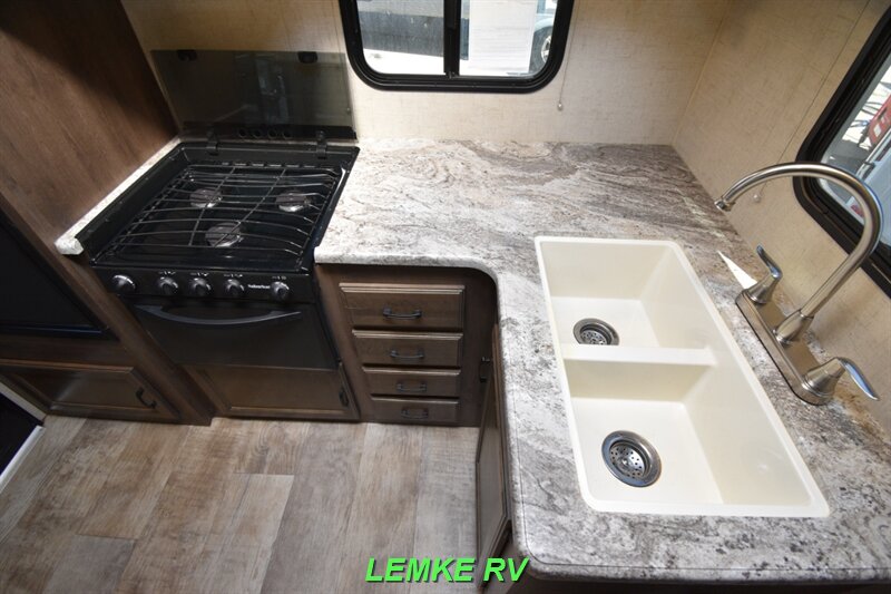 2018 K-Z RV Connect C221RK   - Photo 18 - Rocklin, CA 95677