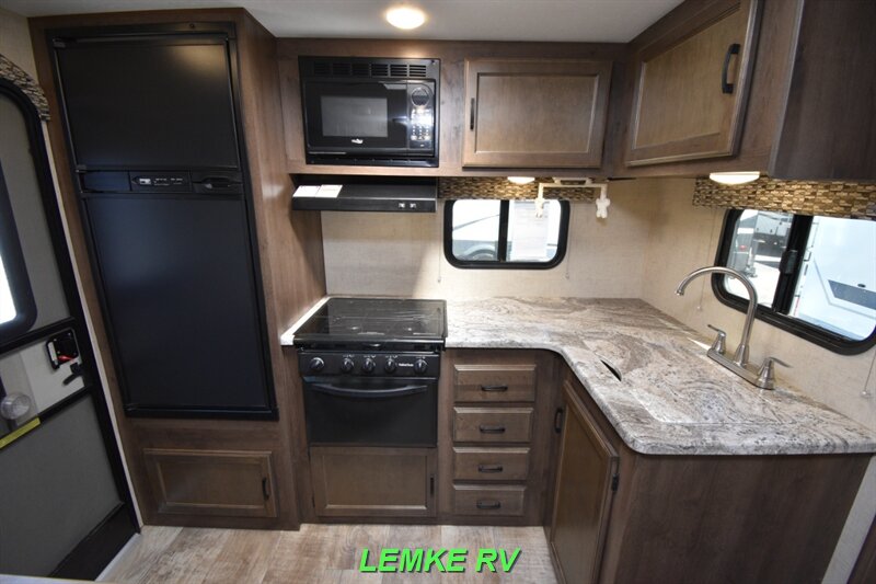 2018 K-Z RV Connect C221RK   - Photo 17 - Rocklin, CA 95677