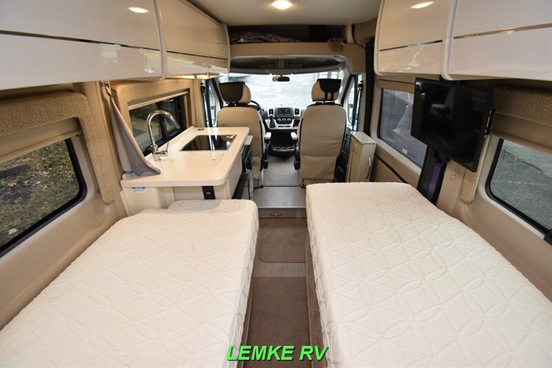 2022 Thor Tellaro 20L   - Photo 5 - Rocklin, CA 95677