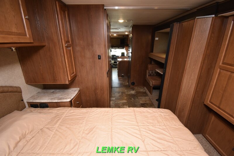 2017 Coachmen Leprechaun 310BH   - Photo 17 - Rocklin, CA 95677
