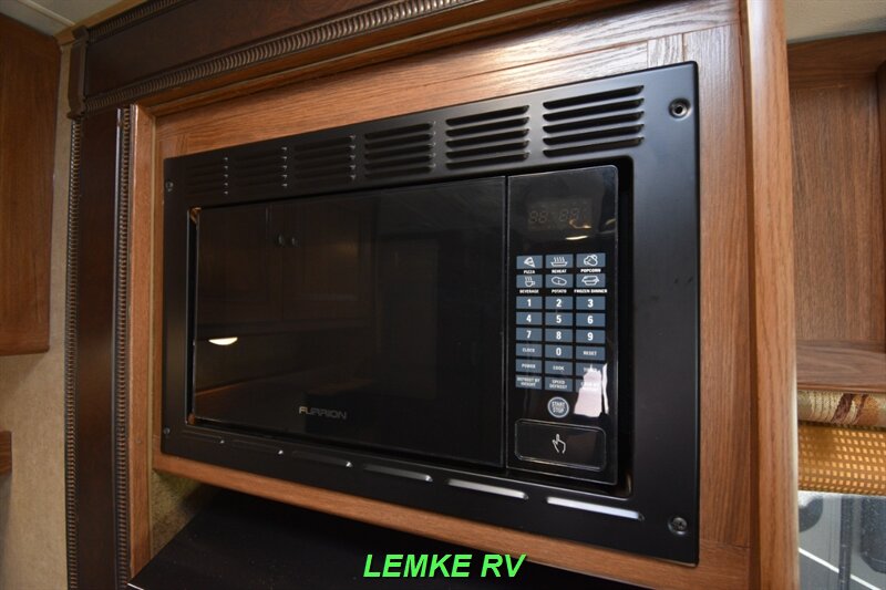 2017 Coachmen Leprechaun 310BH   - Photo 29 - Rocklin, CA 95677