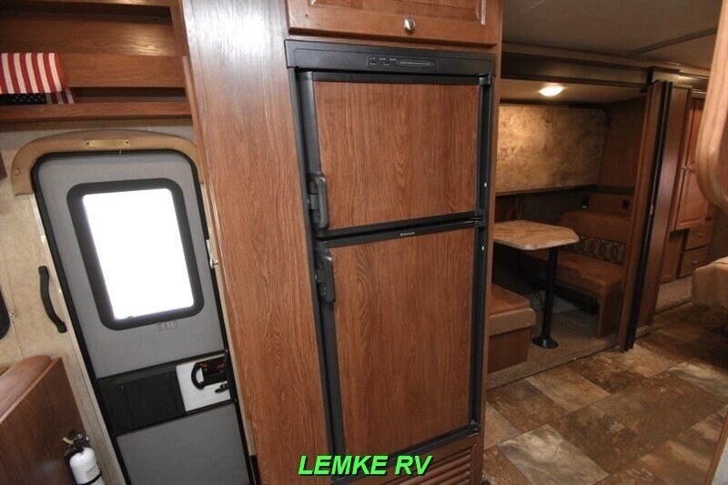 2017 Coachmen Leprechaun 310BH   - Photo 14 - Rocklin, CA 95677