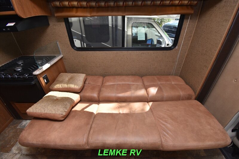 2017 Coachmen Leprechaun 310BH   - Photo 23 - Rocklin, CA 95677